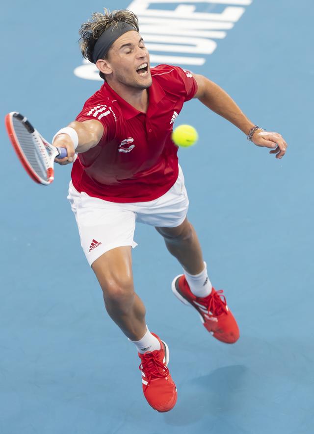 波兰乒乓球队险胜奥地利乒乓球队，波尔三分雨点燃全场