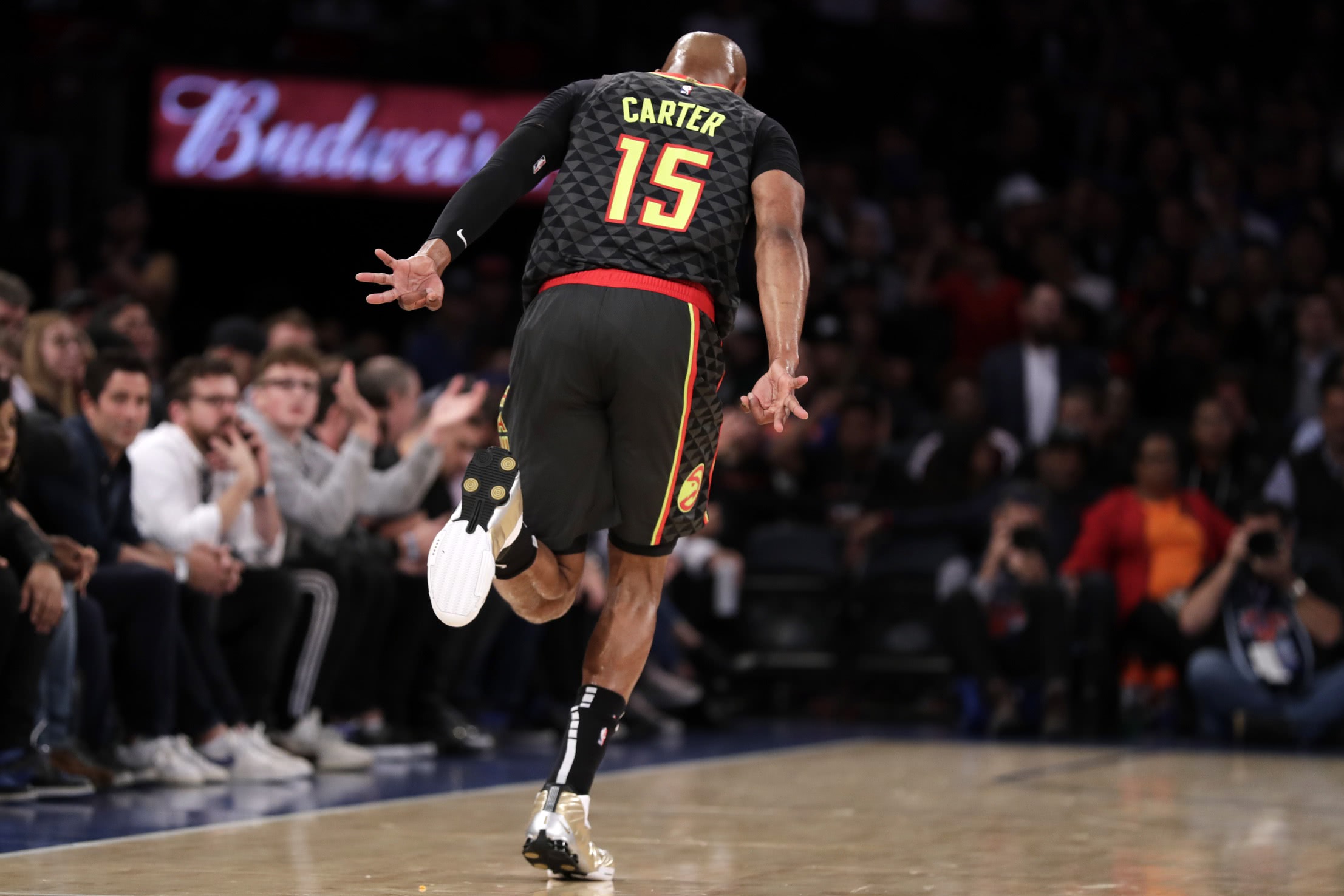 波兰乒乓球队险胜奥地利乒乓球队，波尔三分雨点燃全场