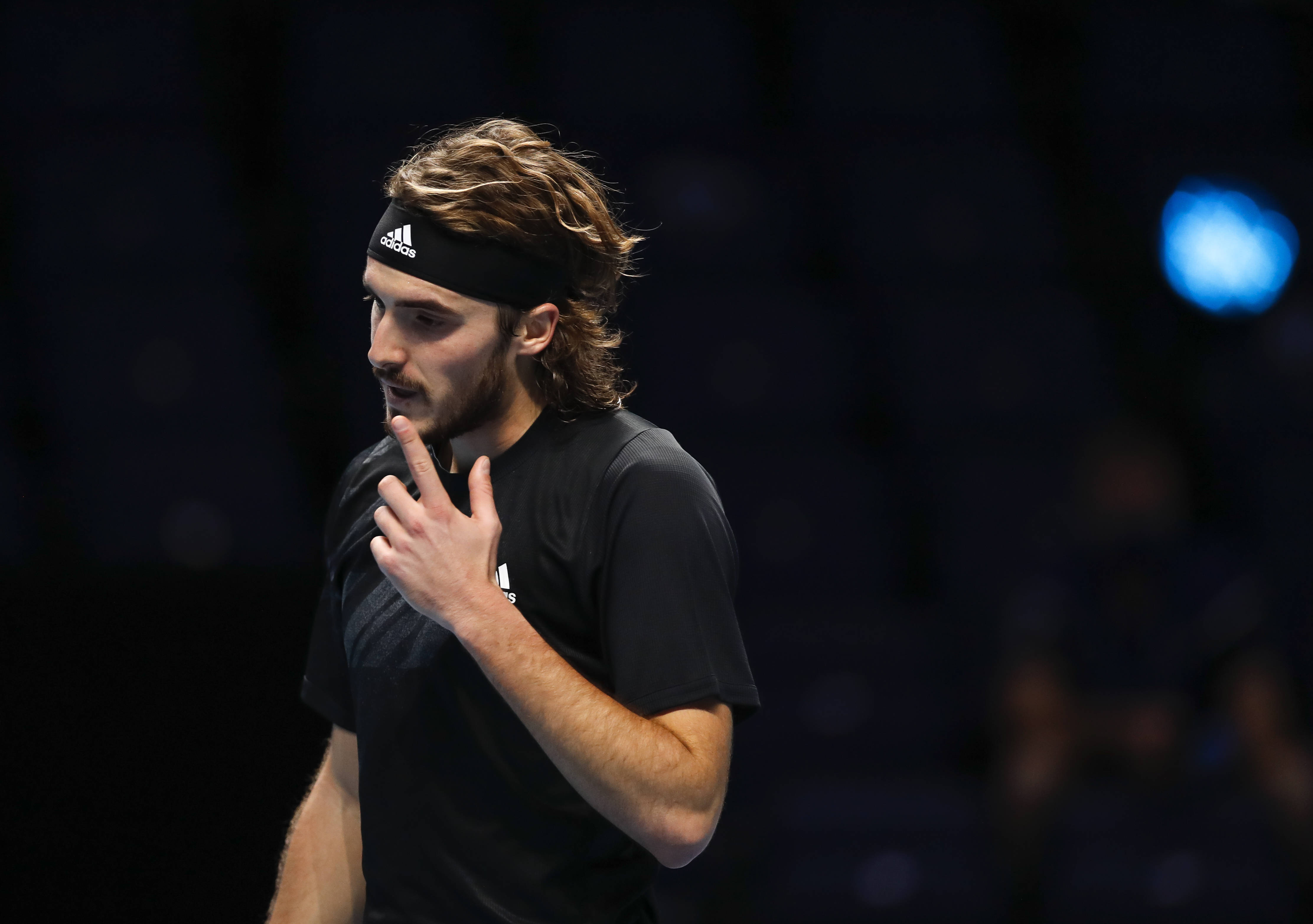 日本网球队绝杀意大利网球队，西西帕斯统治全场的简单介绍