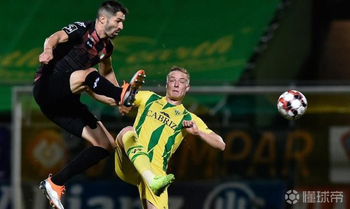 英格兰队完胜葡萄牙队，波尔带队取胜